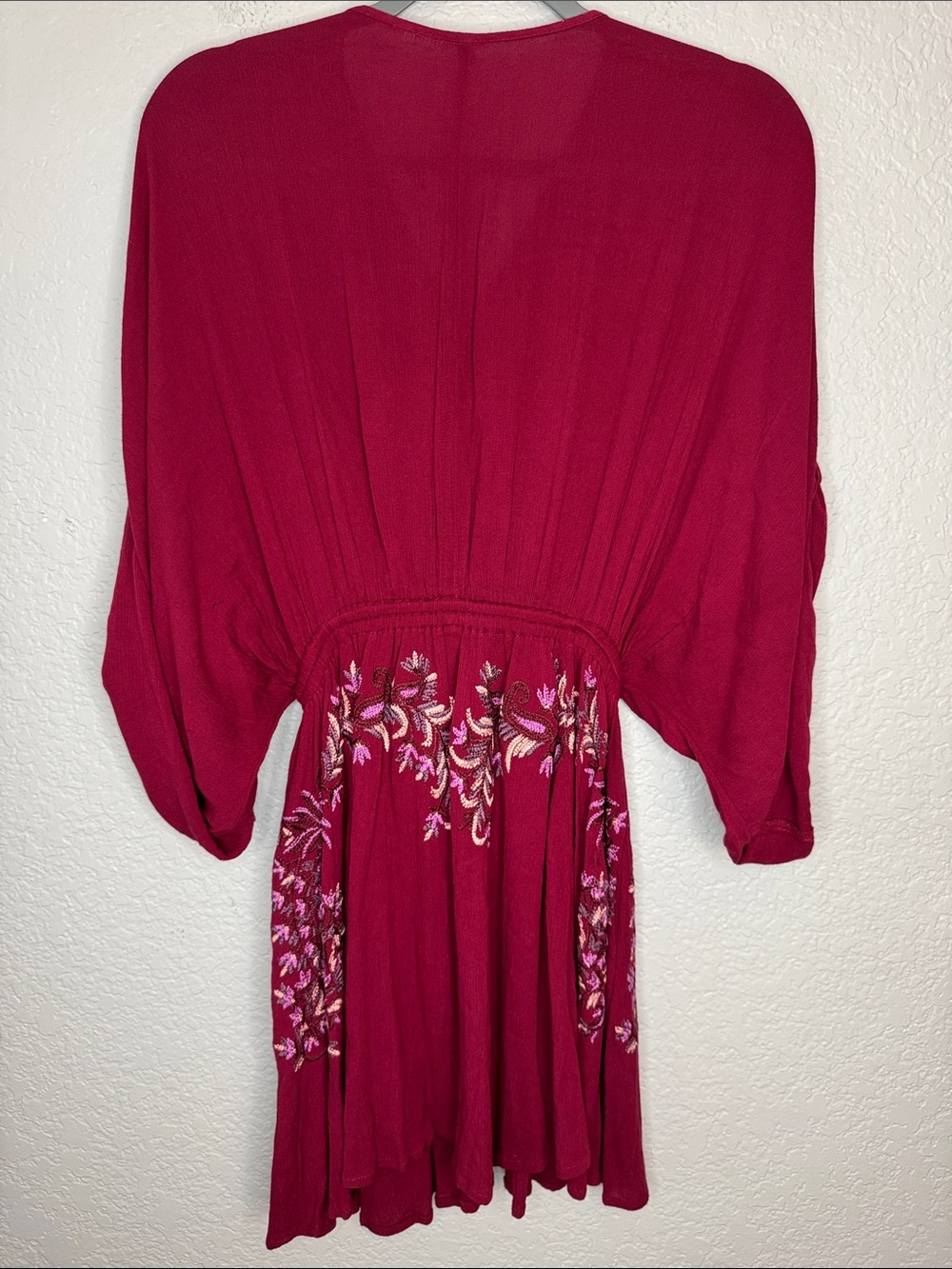 Free People Boho Embroidered Low V Mini Dress XS Billow Sleeve Floral Fuschia - Picture 6 of 6